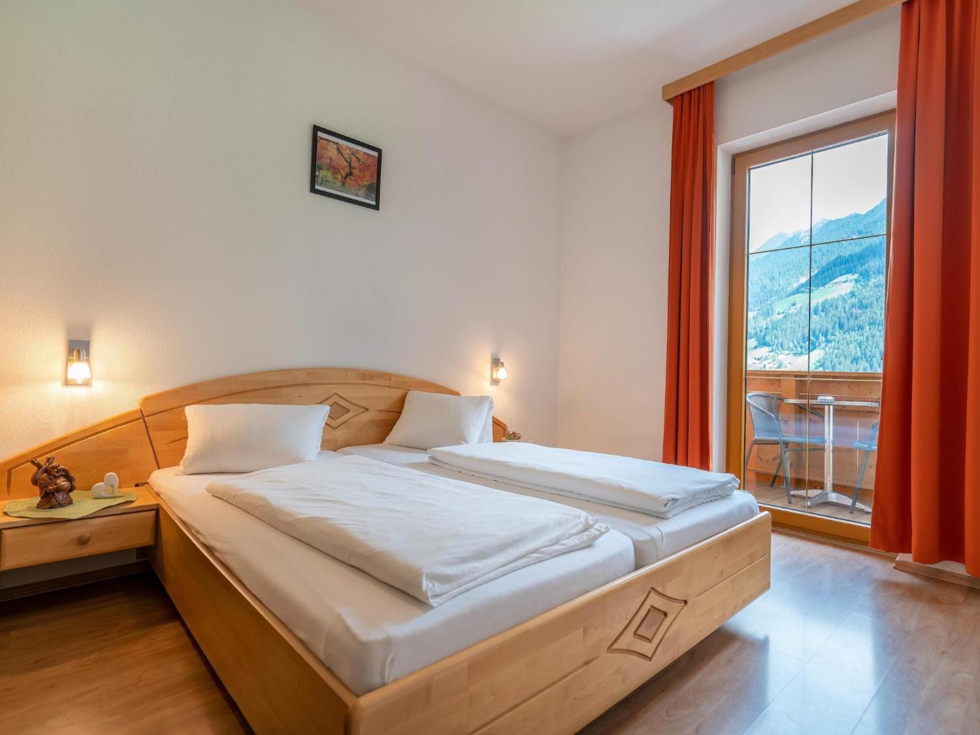 Plush Apartment With Mountain Views Нойштіфт-ім-Штубайталь Екстер'єр фото