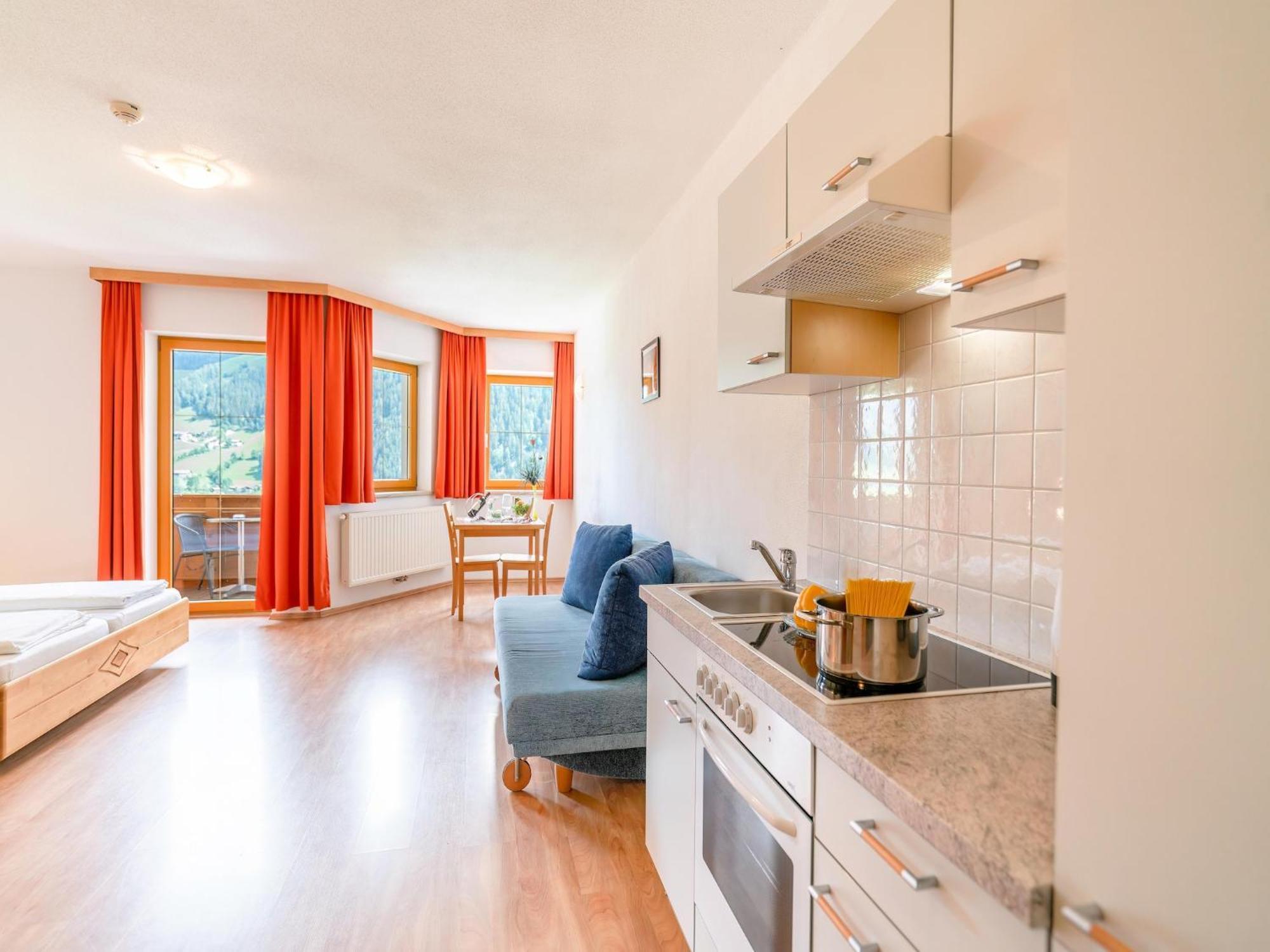 Plush Apartment With Mountain Views Нойштіфт-ім-Штубайталь Екстер'єр фото